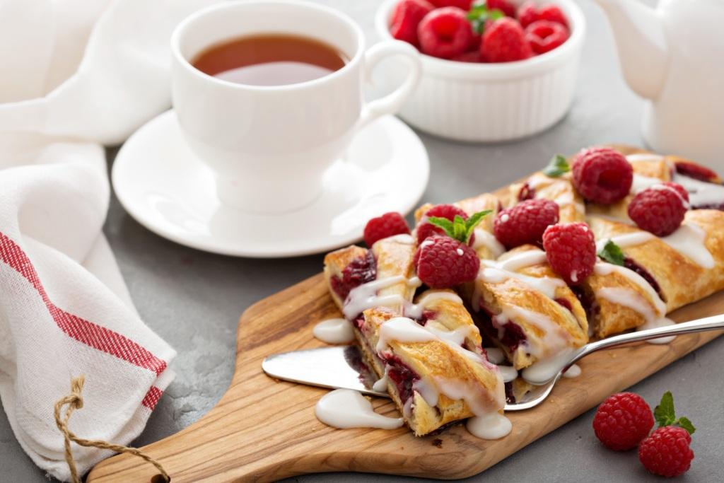 Cook School Edinburgh with a delicious dessert made at chef course